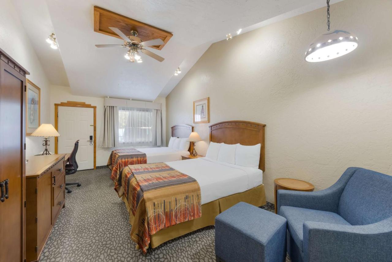 Western Kokopelli Hotel 3*